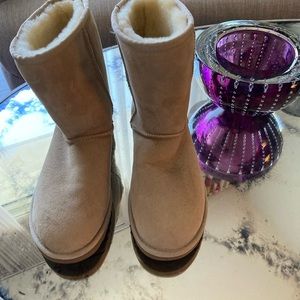 UGG Women’s Classic II/1016223,genuine shearling lined, short boot, color sand.